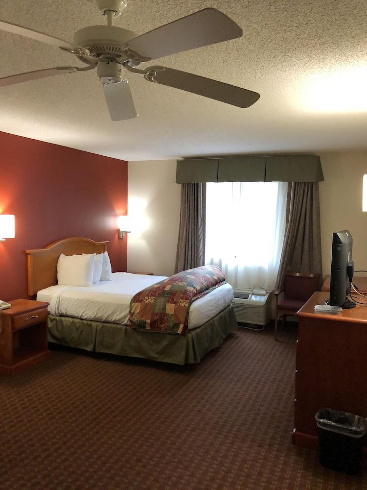 Millennium Inn Ellisville Exterior photo